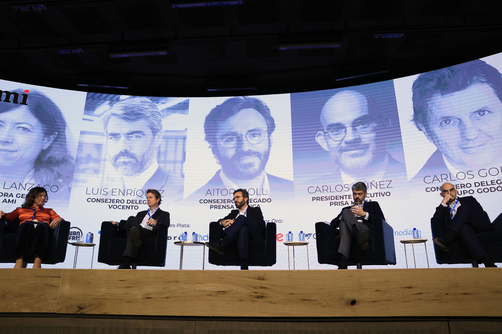 La Asociación de Medios de Información premia a los corresponsales españoles en Ucrania