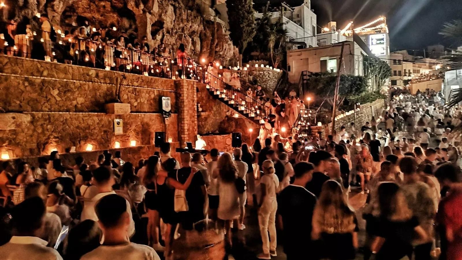 Habrá música en directo en las cuatro plazas y miradord e Mojácar Pueblo