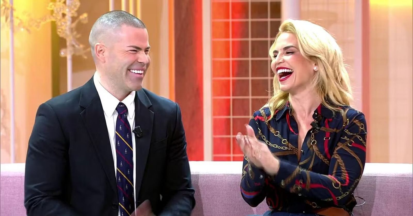 Chari Lojo y Agustín Redondo han relatado en 'Fiesta' cómo llevan los preparativos de su boda.