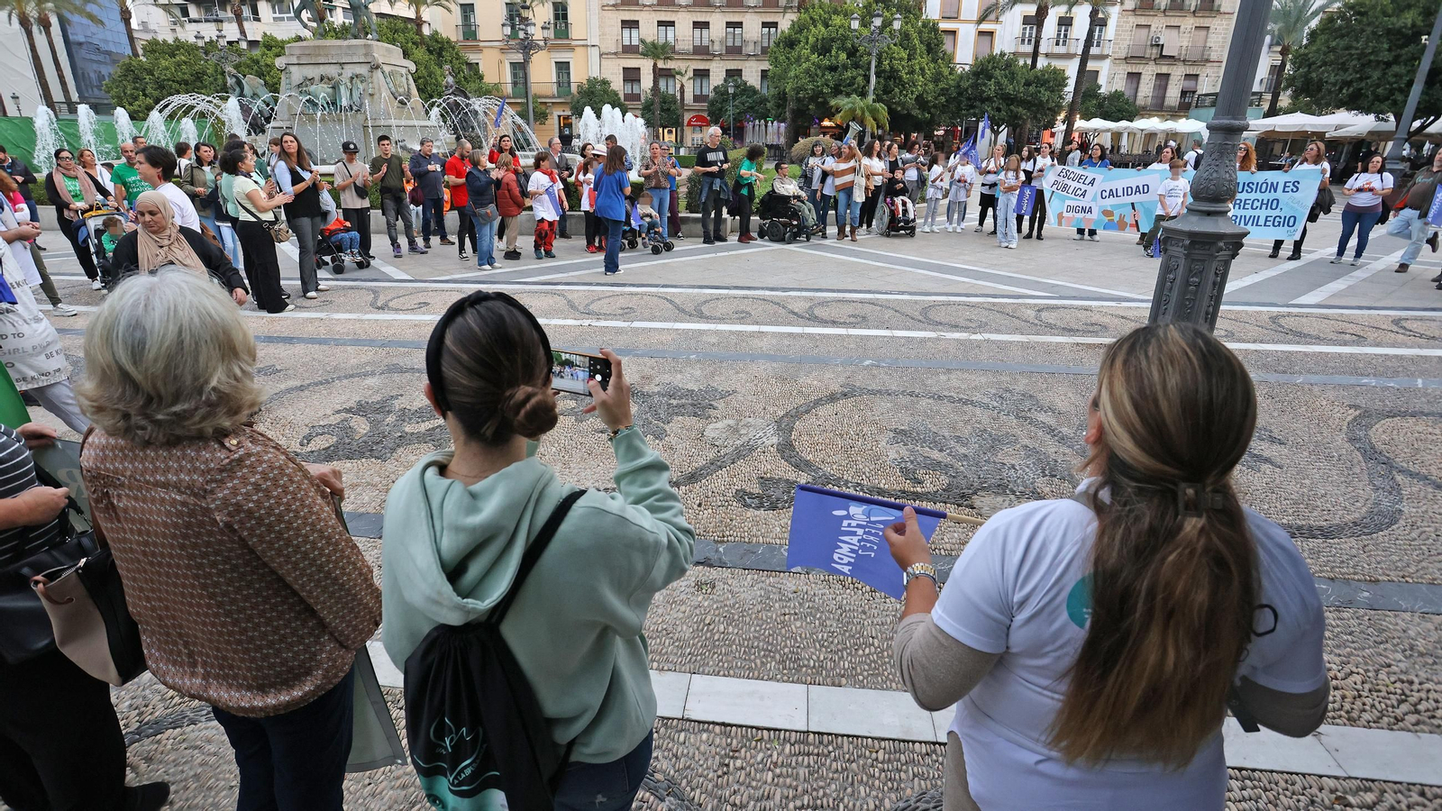 Manifestación de la Flampa de Jerez contra las faltas de recursos por necesidades especiales