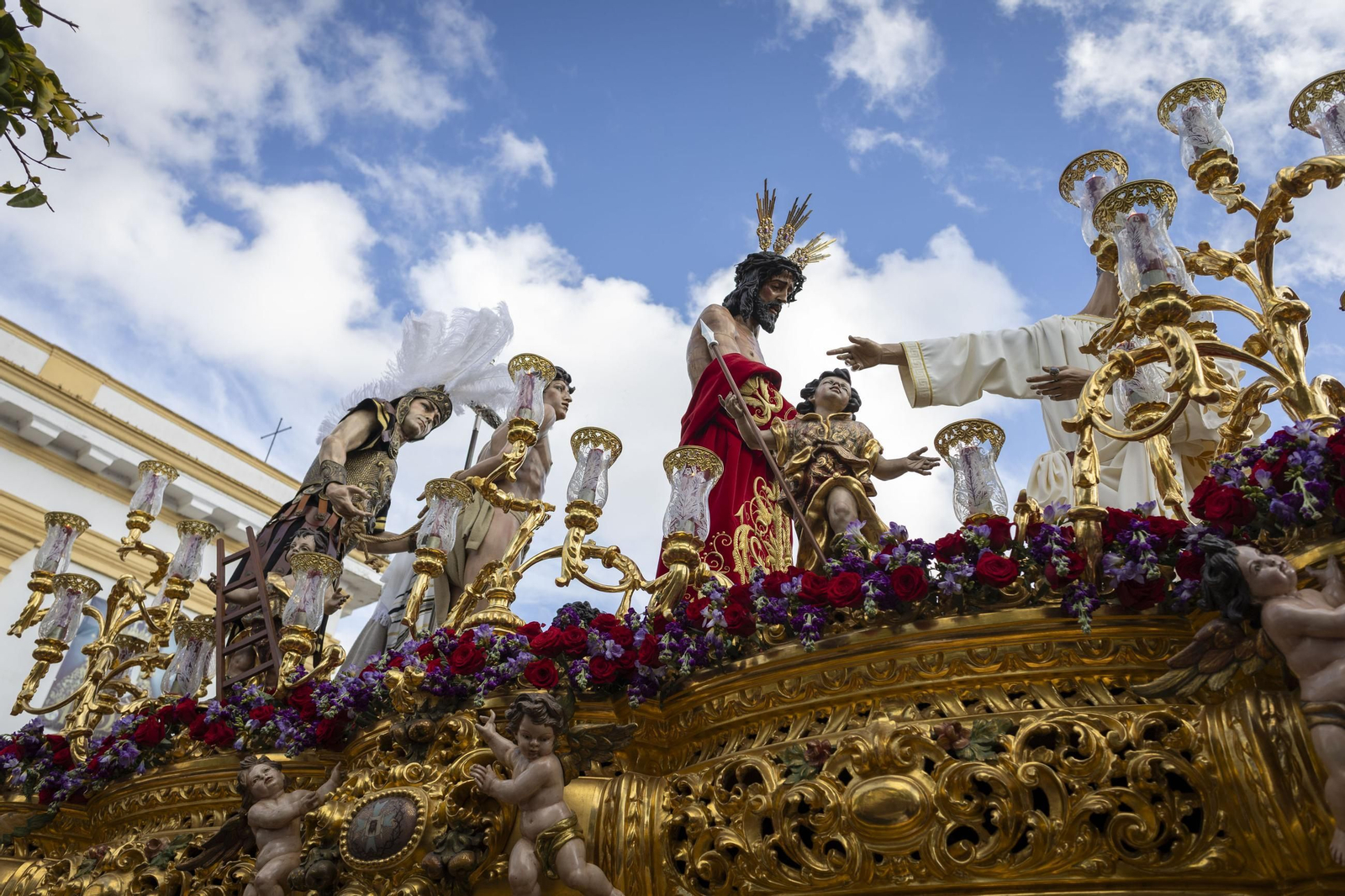 Las imágenes de la hermandad del Ecce Homo en la Semana Santa de San Fernando 2025