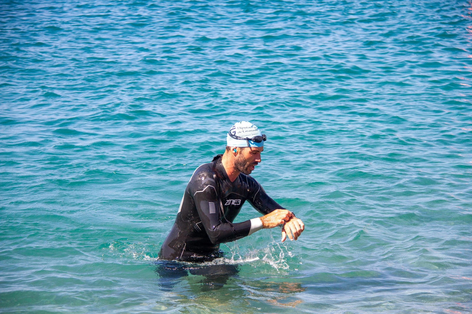 Así ha sido la XXI Travesía a Nado de la Bahía de La Herradura