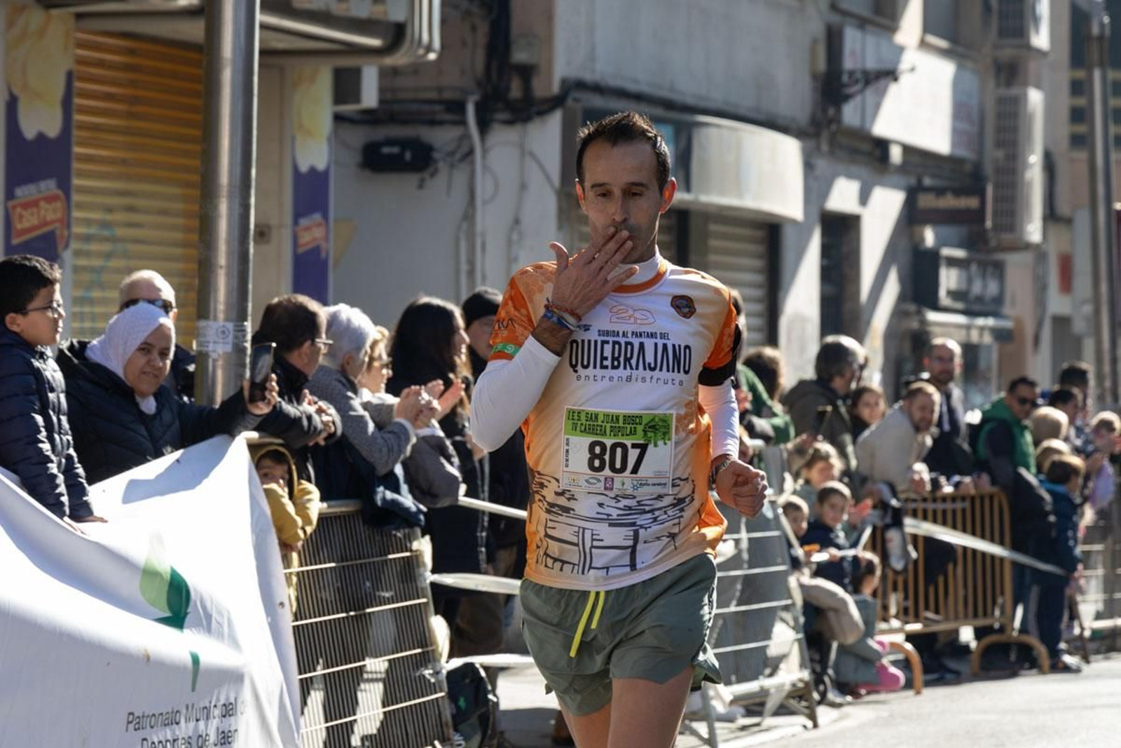 Deporte y solidaridad se unen en la IV Carrera Popular IES San Juan Bosco, en imágenes