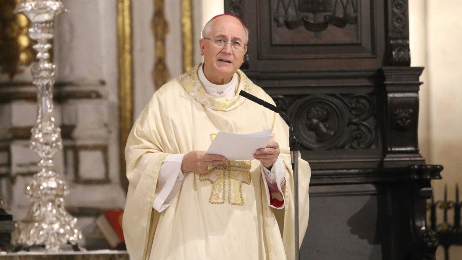 Adolfo González, durante la ceremonia religiosa.