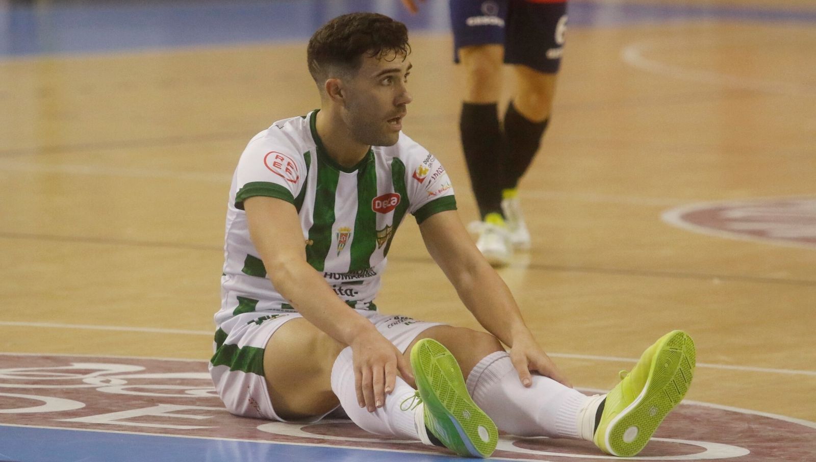 Saura se duele de un golpe en un partido del Córdoba Futsal del presente curso.