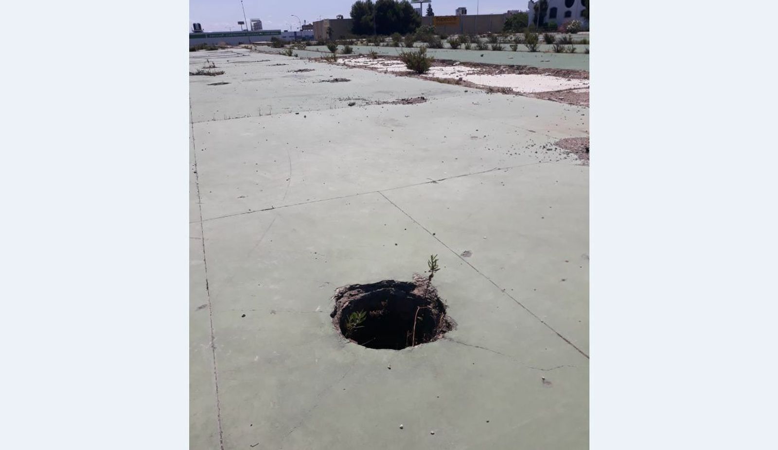 Peligro en las antiguas bodegas de Croft por un pozo abierto.