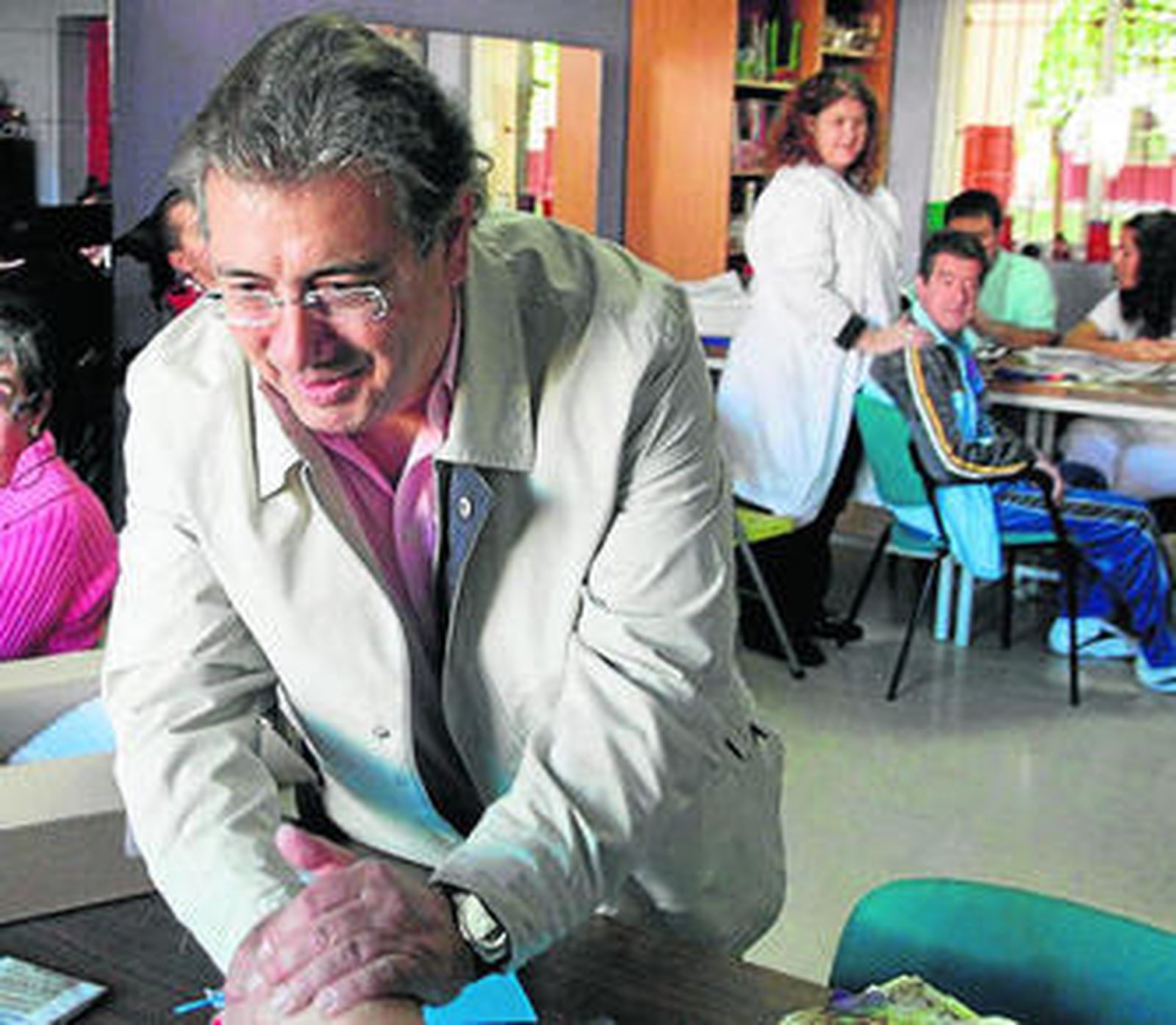 Juan Ignacio Zoido visita la fundación Indace.