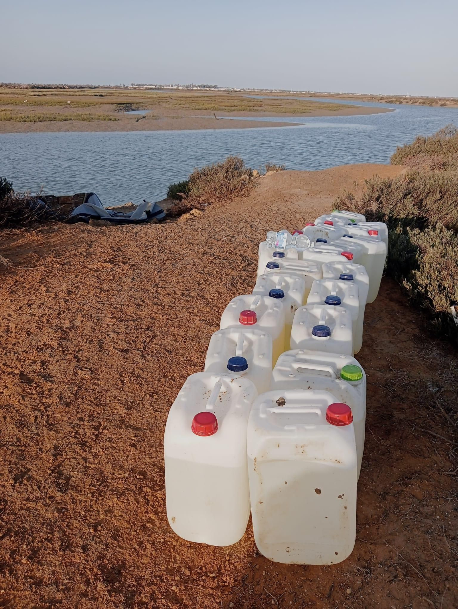 Las garrafas incautadas.