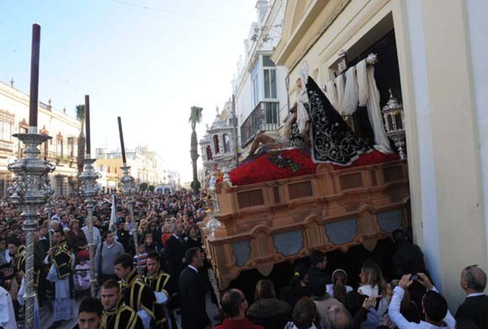 Martes Santo: Tarde de cofradías