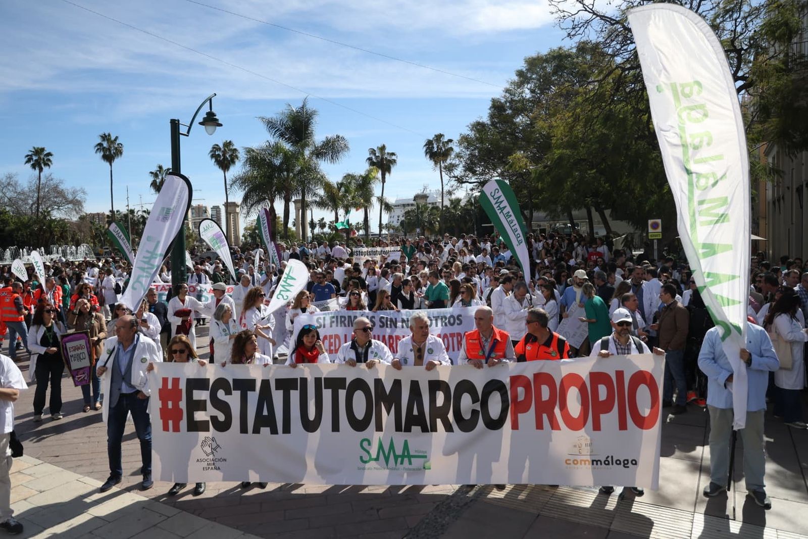 Manifestantes en la huelga por la mejoras de las condicones laborales de los médicos