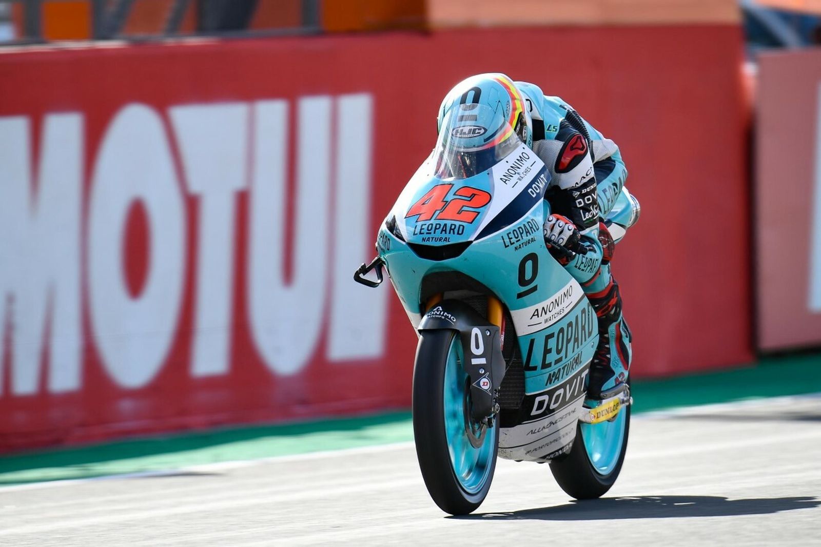 Marcos Ramírez enfila la recta de meta del circuito de Cheste.