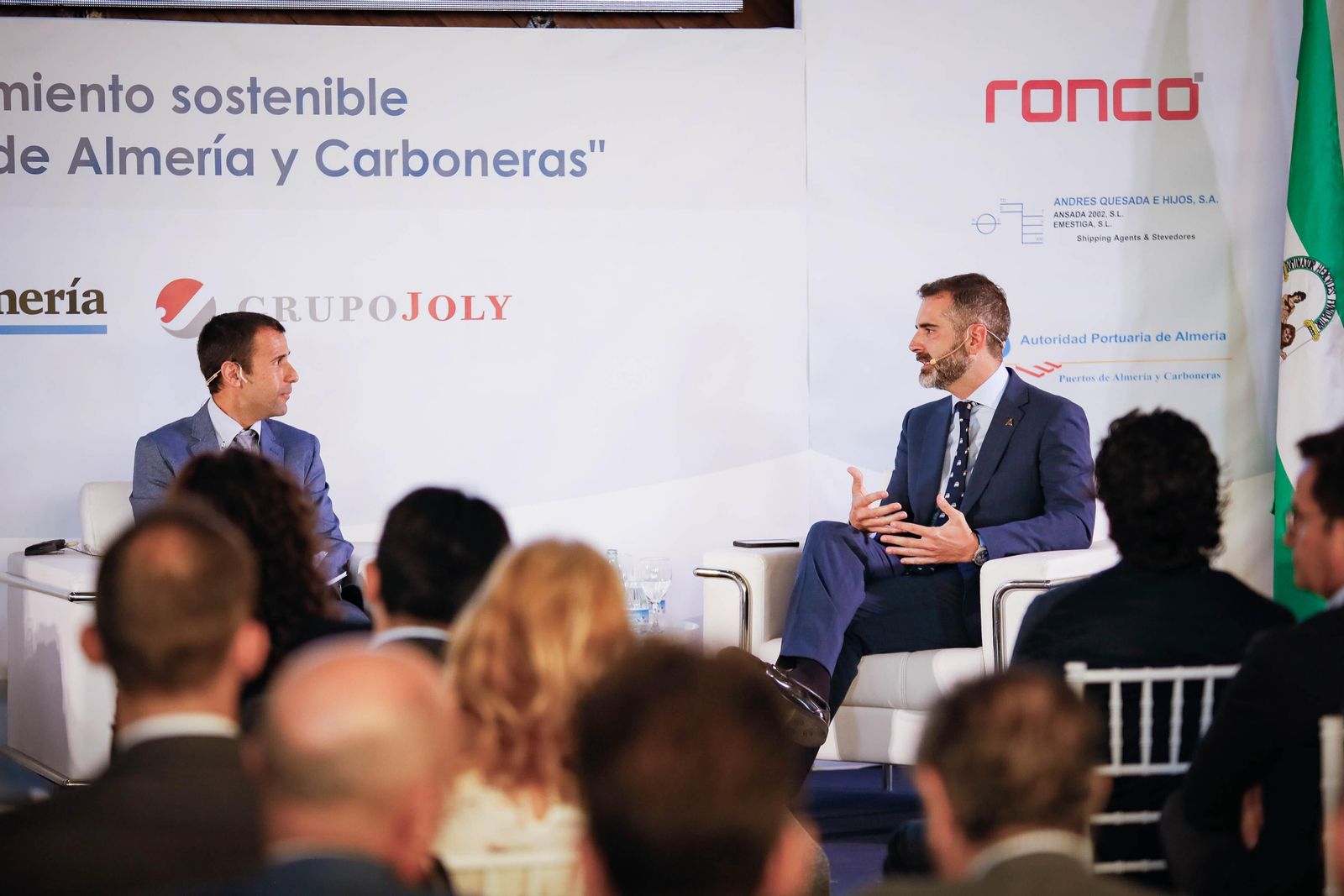 Imágenes del desayuno informativo