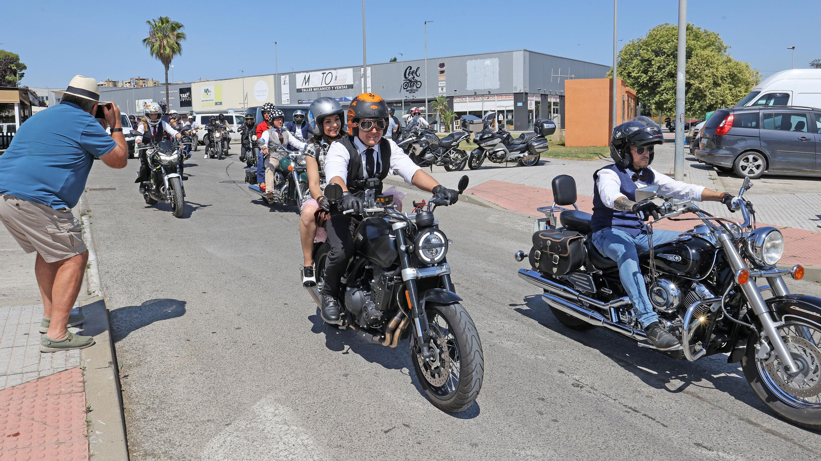 Búscate en el evento motero solidario "The Distinguished Gentleman´s Ride" en Jerez