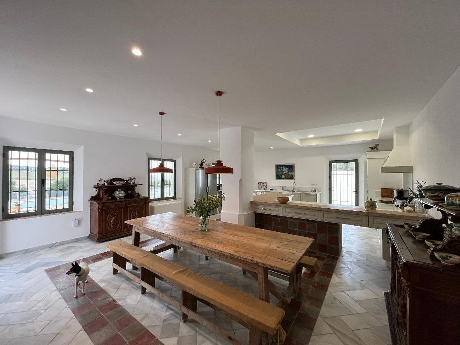 Las imágenes de un histórico cortijo en territorio de viñas y mostos