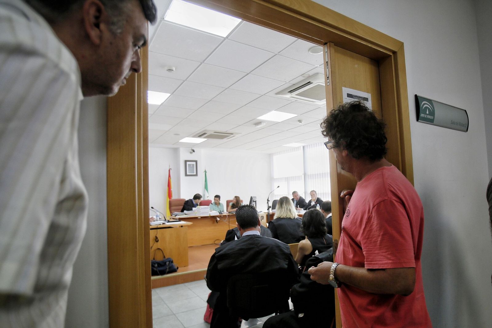 Ex trabajadores de Delphi, durante un juicio celebrado en Cádiz.