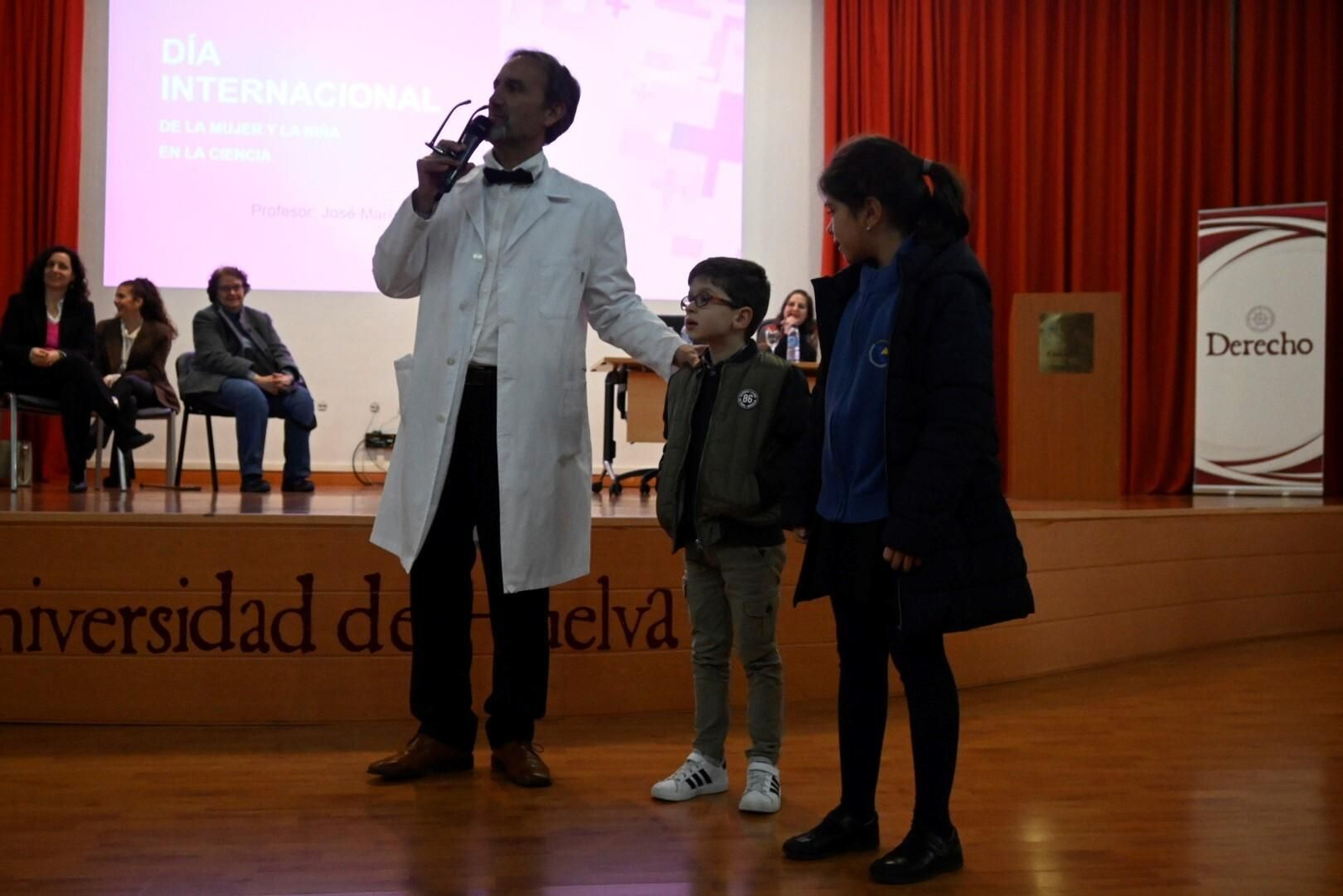 Las mejores imágenes del Día de la Mujer y la Niña en la Ciencia en la UHU