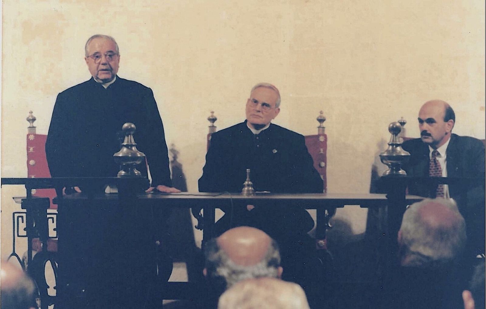 Domínguez Valverde, el cardenal Amigo y Alfonso Jiménez en la apertura del Aula de Hernán Ruiz en 1993.