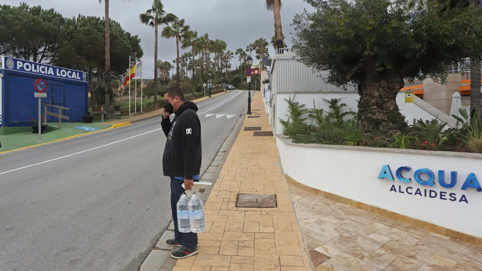 Fotos del reparto de agua de Aqualia  en La Alcaidesa