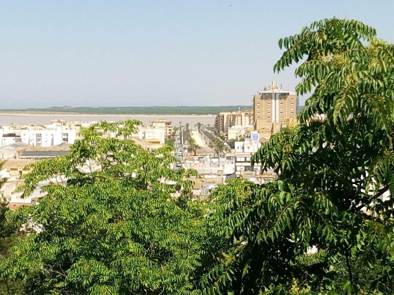 Una vista panorámica de Sanlúcar. Una vista panorámica de Sanlúcar.