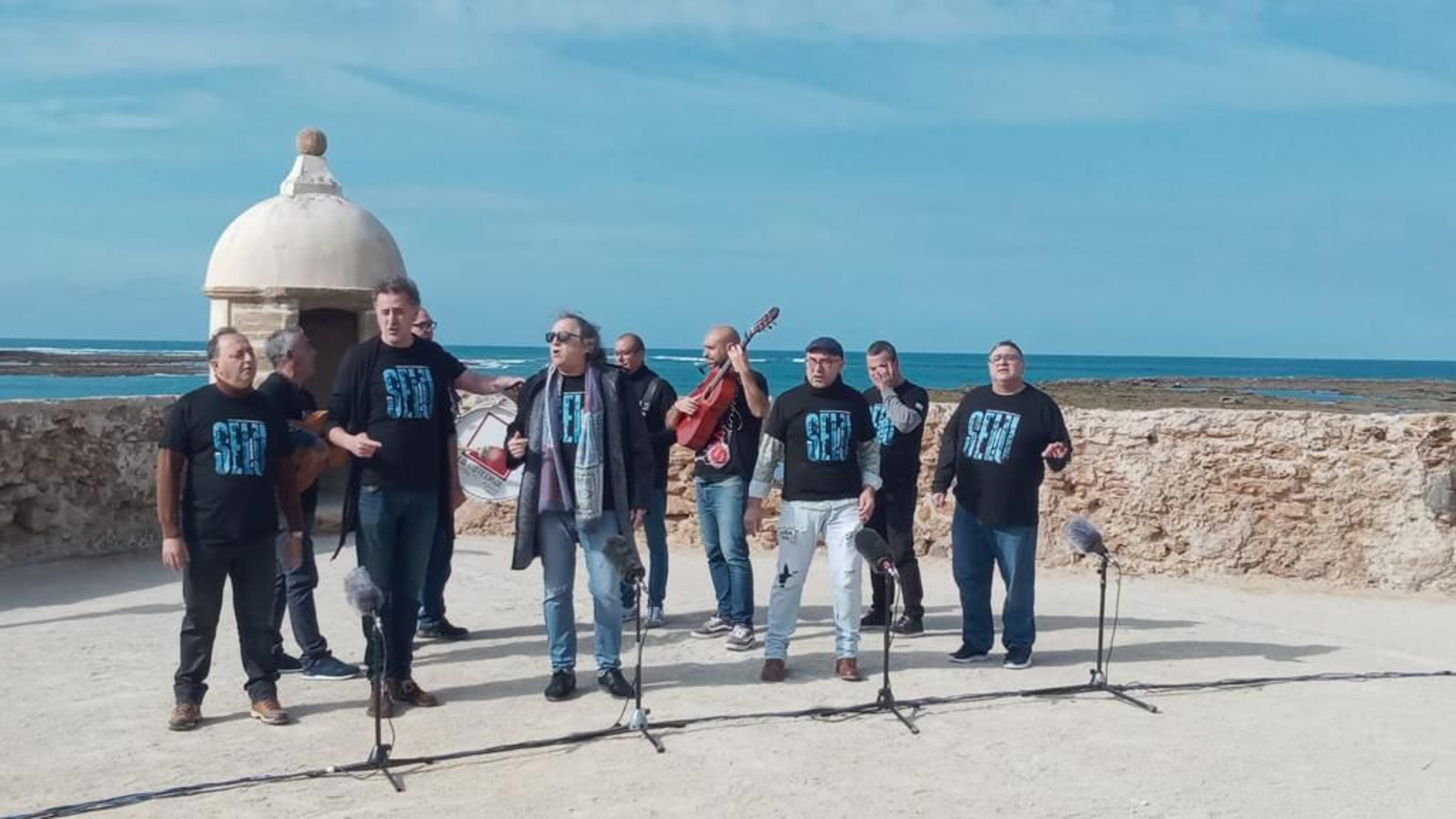 La chirigota del Selu en la grabación de 'El ritmo del Tangai'.