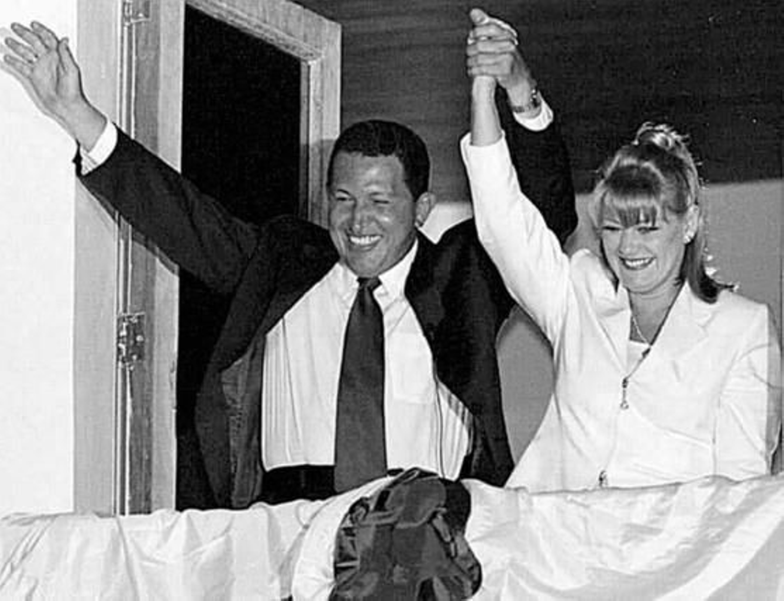 Hugo Chávez con su esposa tras llegar al poder en 1999.

Foto: Efe/AFP/Reuters