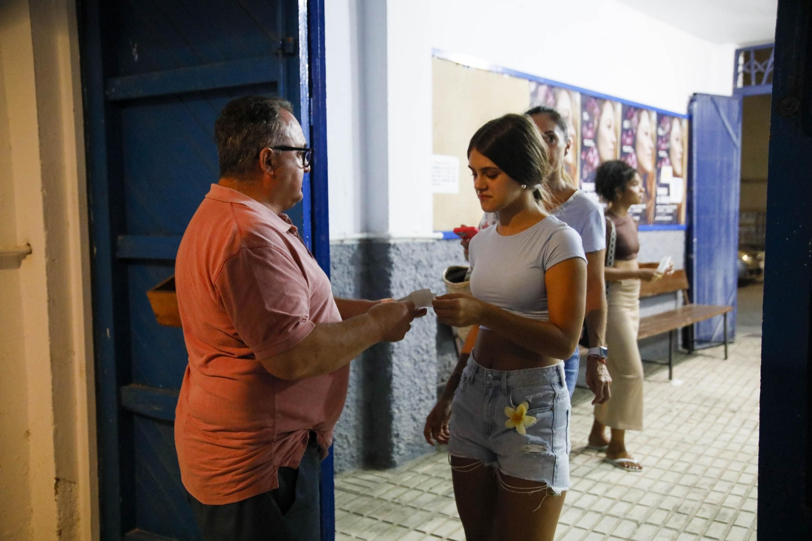 Imágenes de la última proyección en el cine de verano de Garrucha Imágenes de la última proyección en el cine de verano de Garrucha