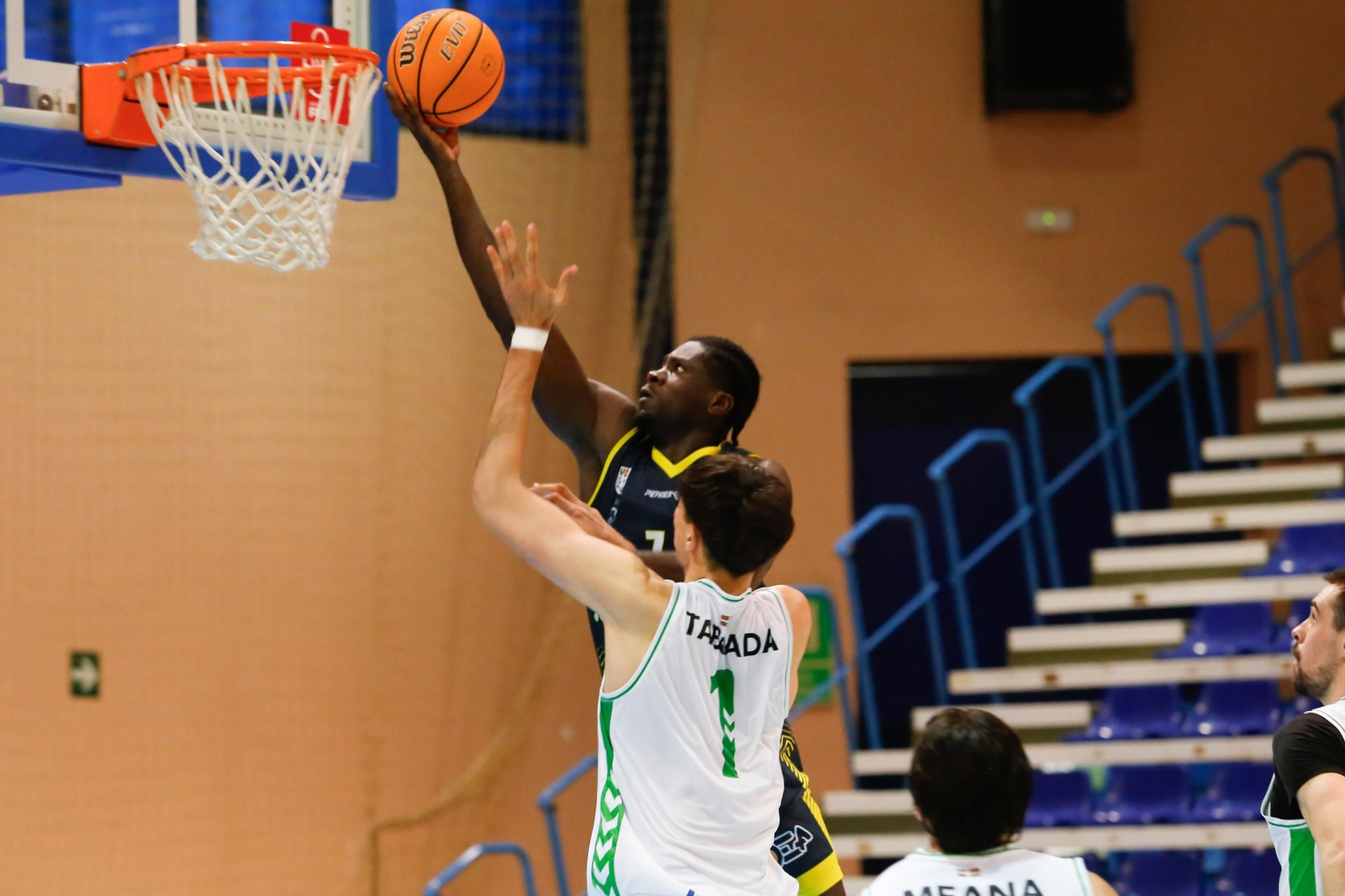 Las fotos del Udea-Zornotza de la Segunda FEB