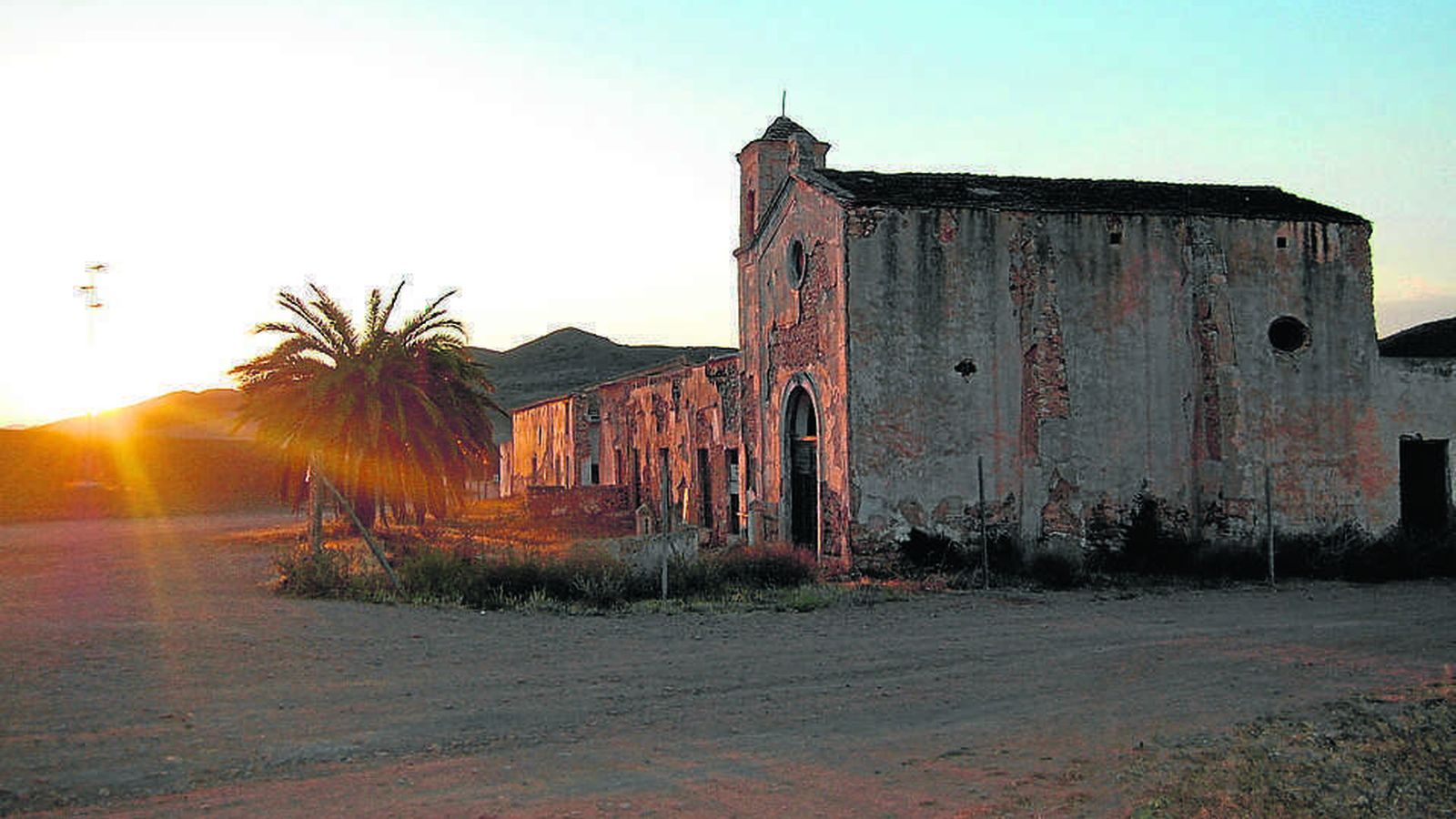 Anochecer en Níjar.