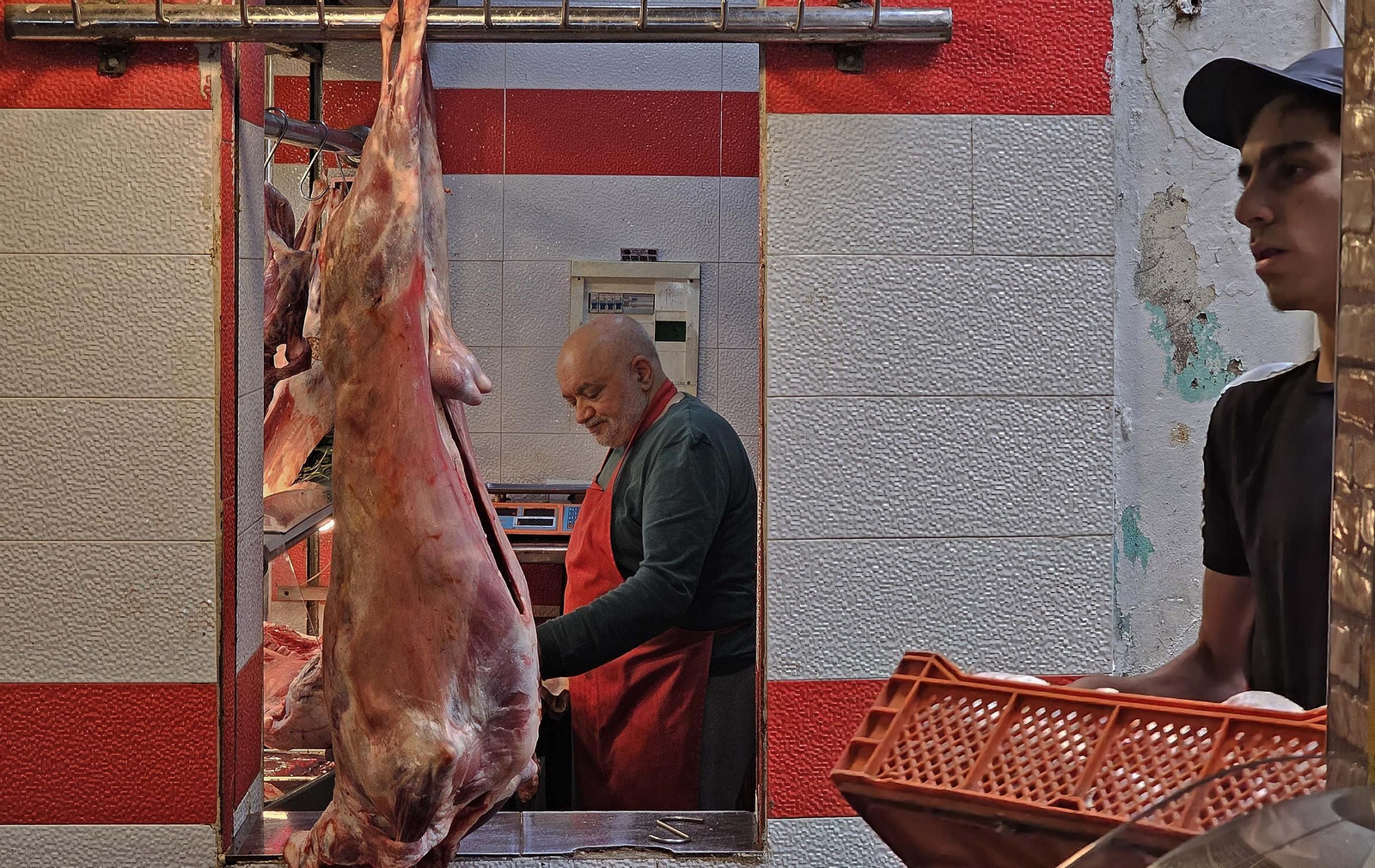 Un comercio con carne halal. Un comercio con carne halal.