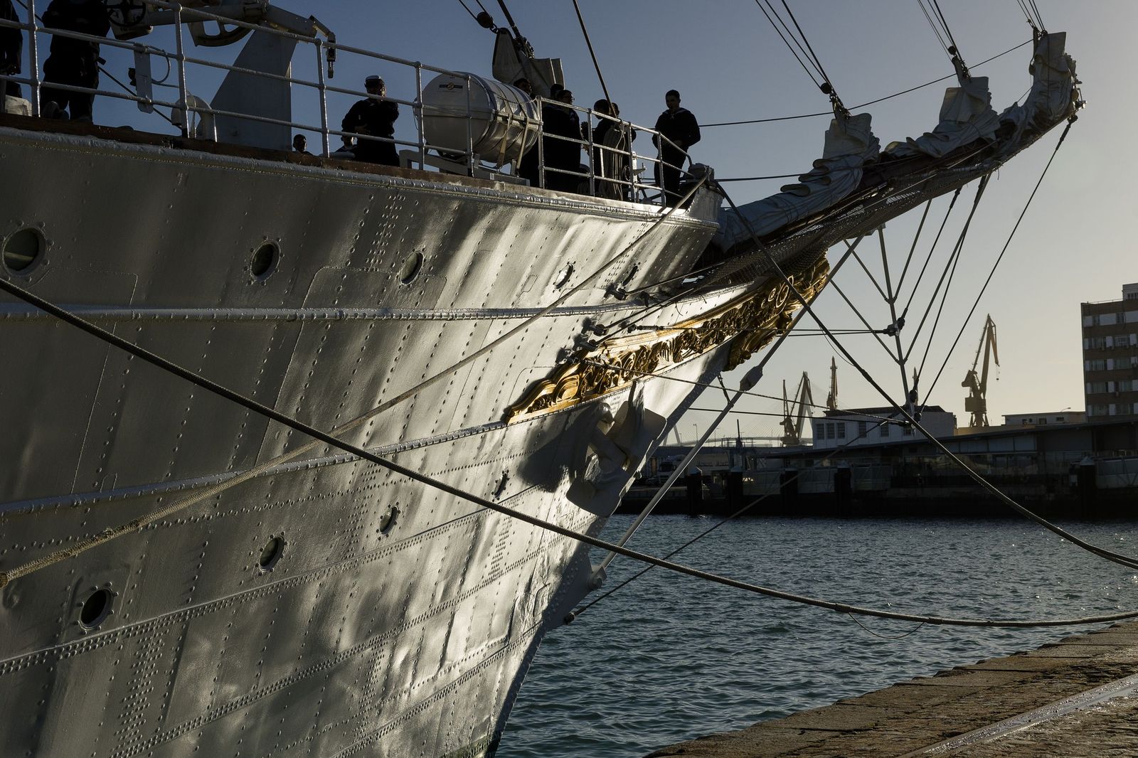 Las imágenes de la despedida del Juan Sebastián de Elcano