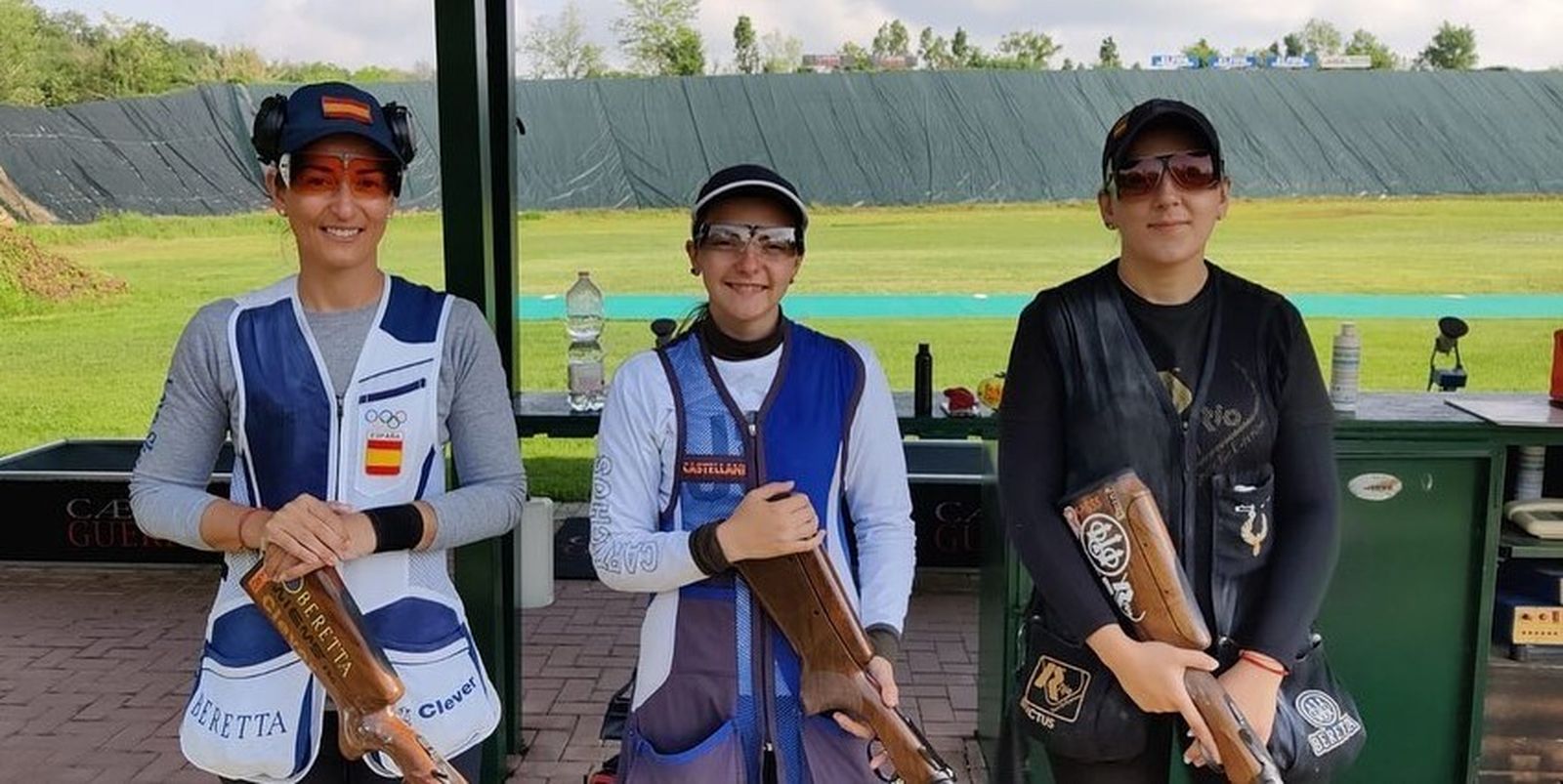 Fátima Gálvez, a la izquierda en la imagen, junto a sus compañeras de selección.