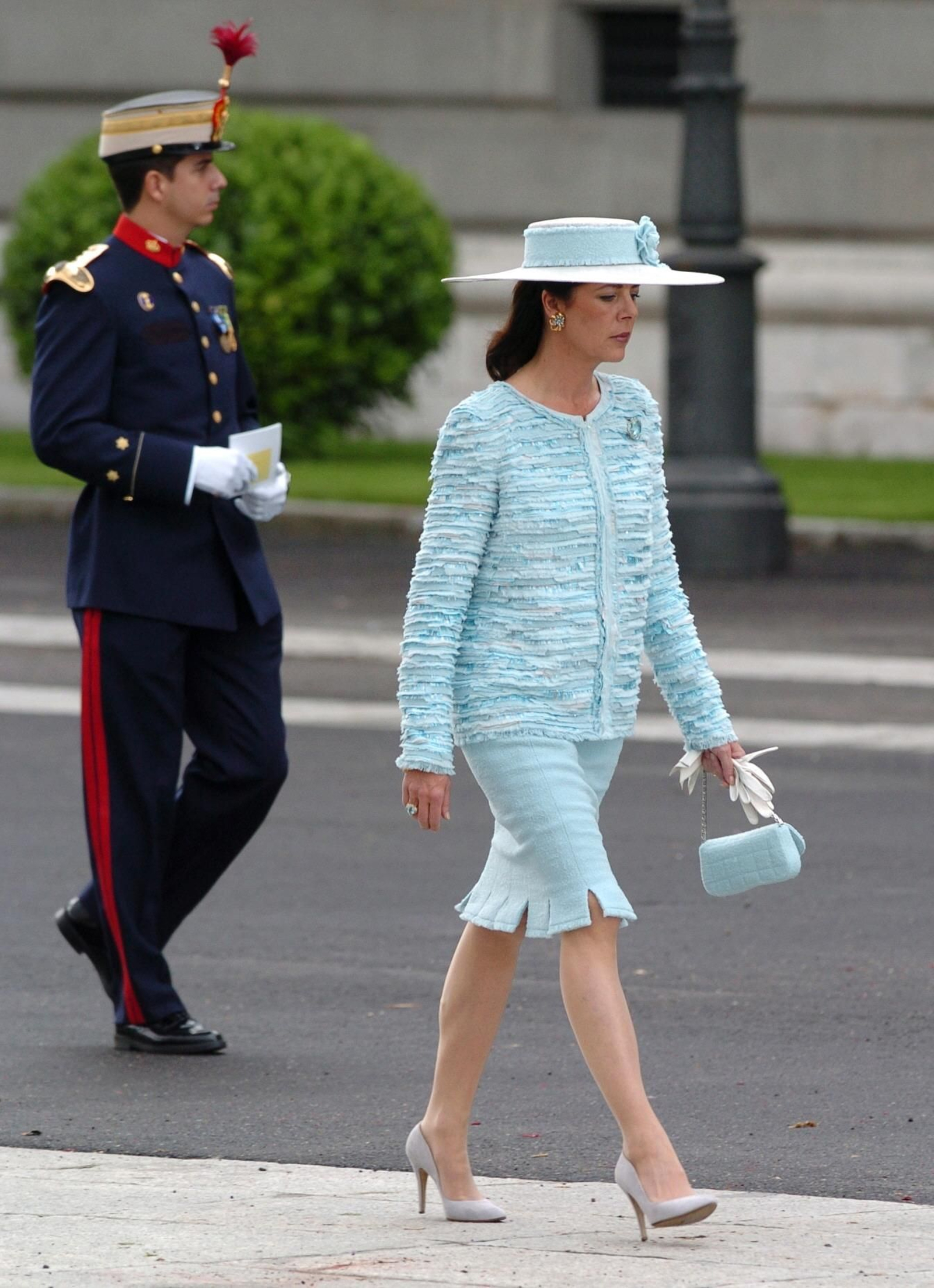 Carolina de Mónaco, con cara de circunstancias, en la boda de los Reyes