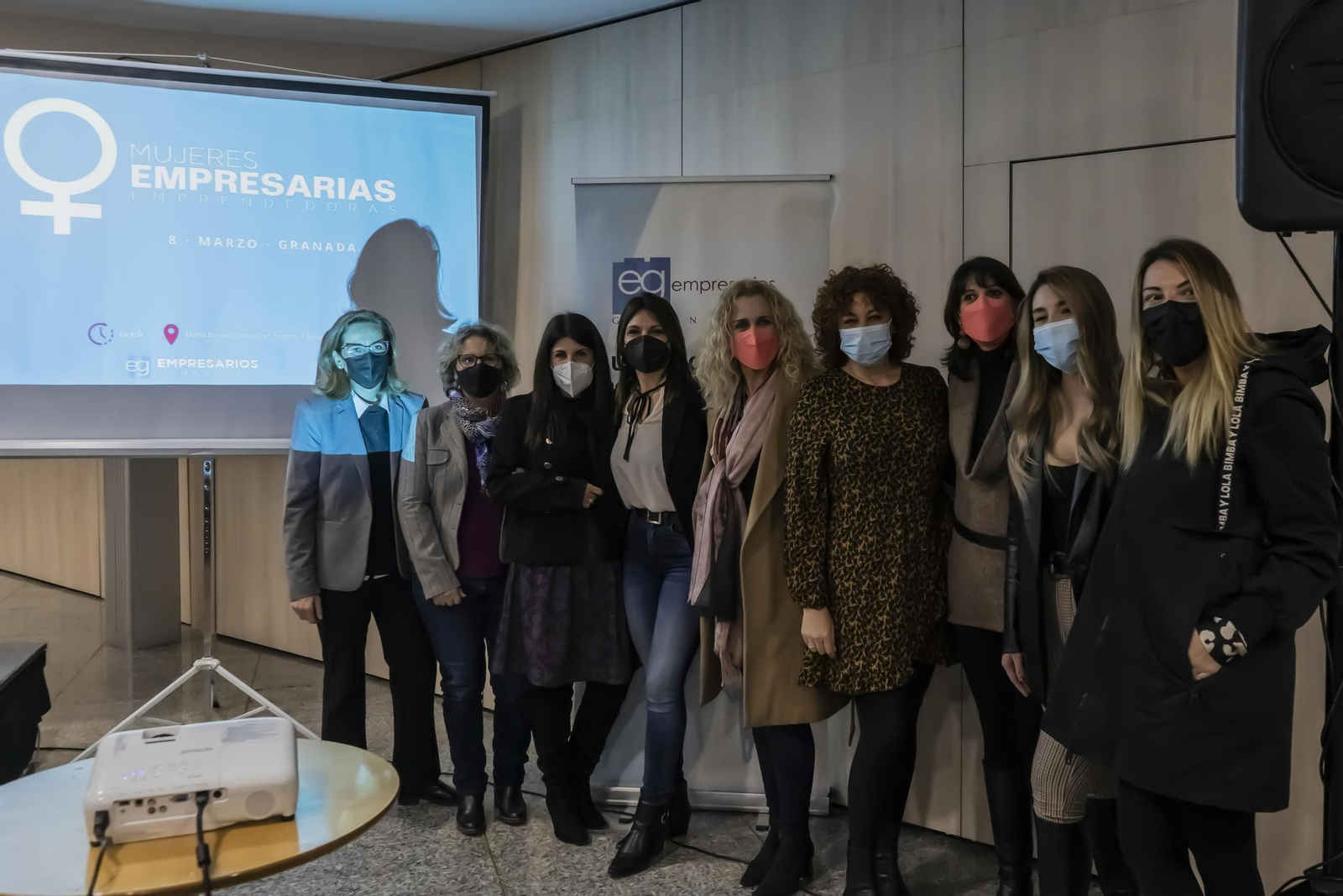 Mujeres empresarias  en un evento
