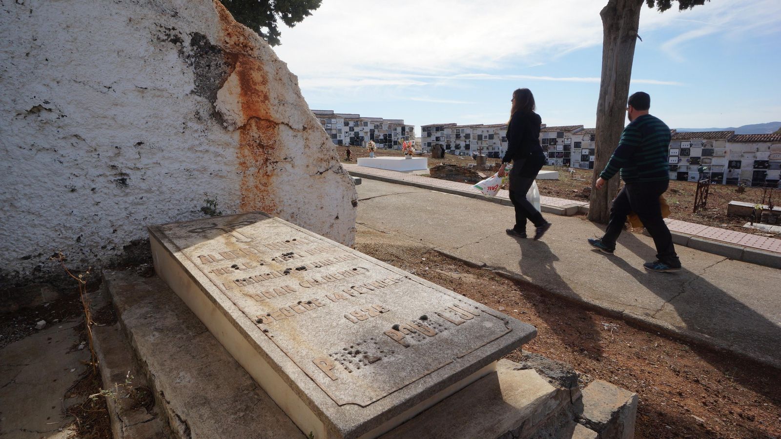 Una tumba del cementerio francés de Peñarroya-Pueblonuevo. Una tumba del cementerio francés de Peñarroya-Pueblonuevo.