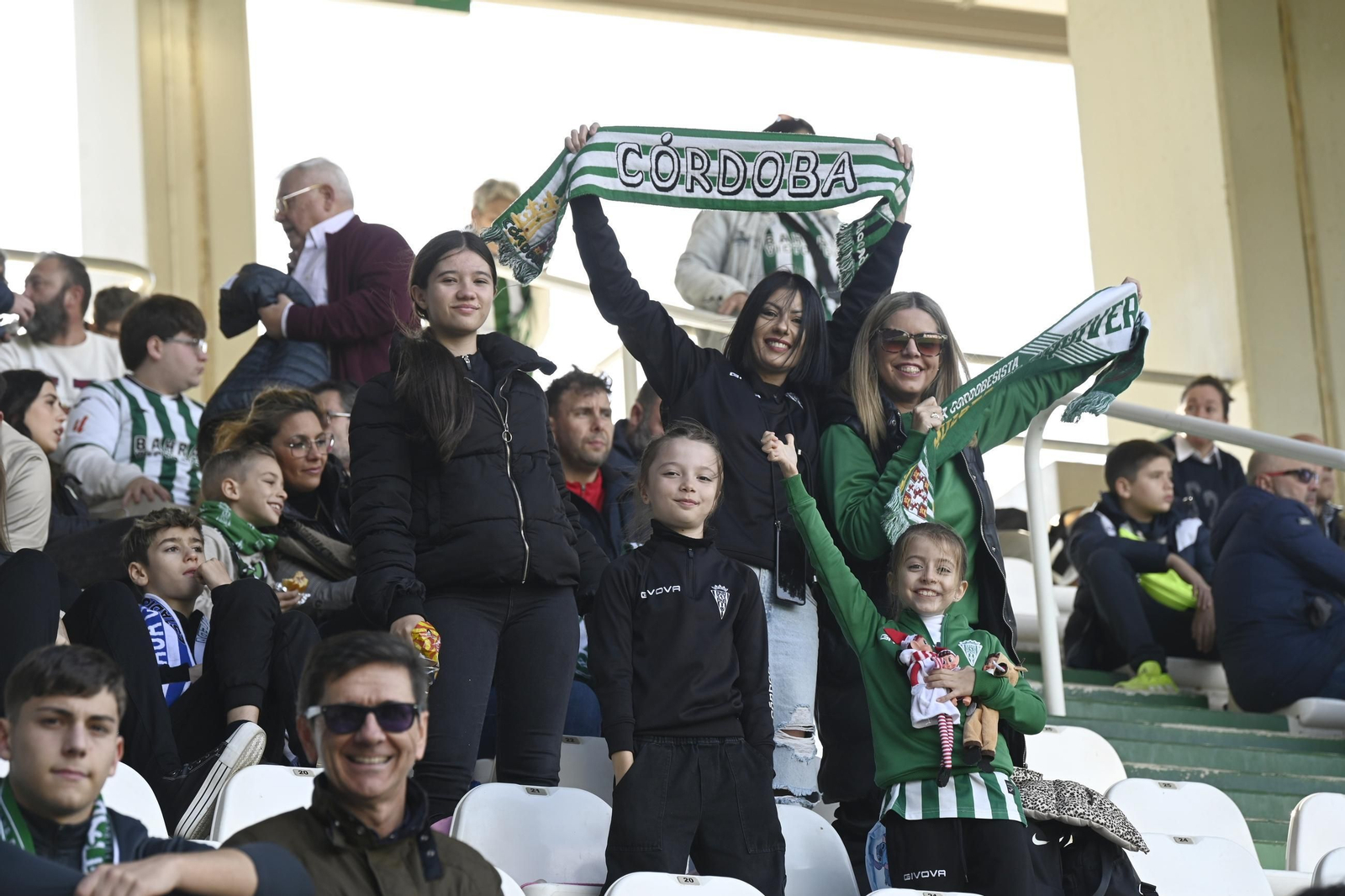 Las mejores fotos del ambiente en El Arcángel para el Córdoba CF - Eibar