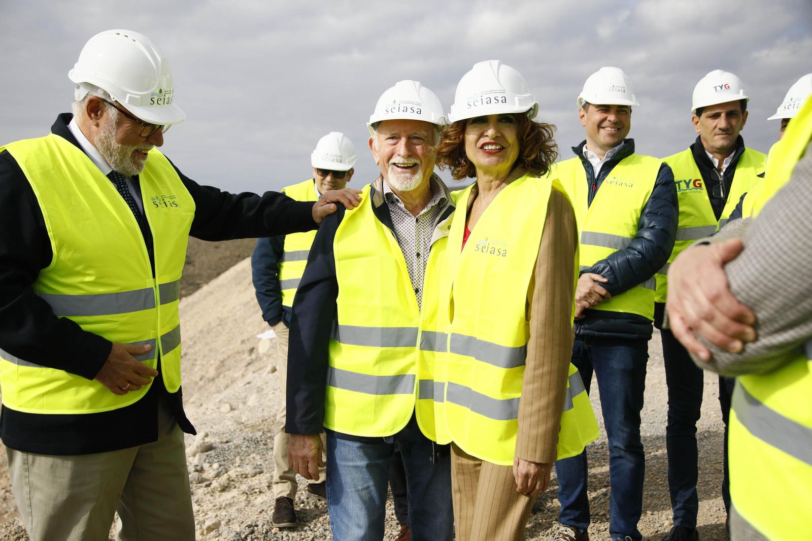María Jesús Montero visita las obras de la balsa general de regulación de la Comarca de Usuarios Aguas de Níjar, en imágenes