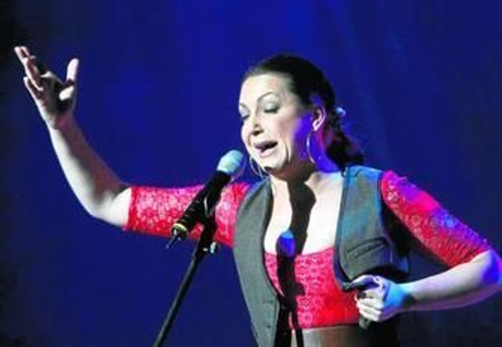 Niña Pastori, durante una de sus últimas actuaciones en la capital gaditana.