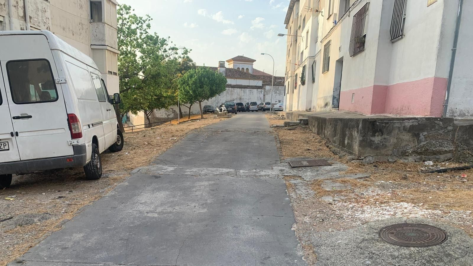 La Junta y el Ayuntamiento de Algeciras acuerdan la reurbanización de calles y viarios de La Piñera.