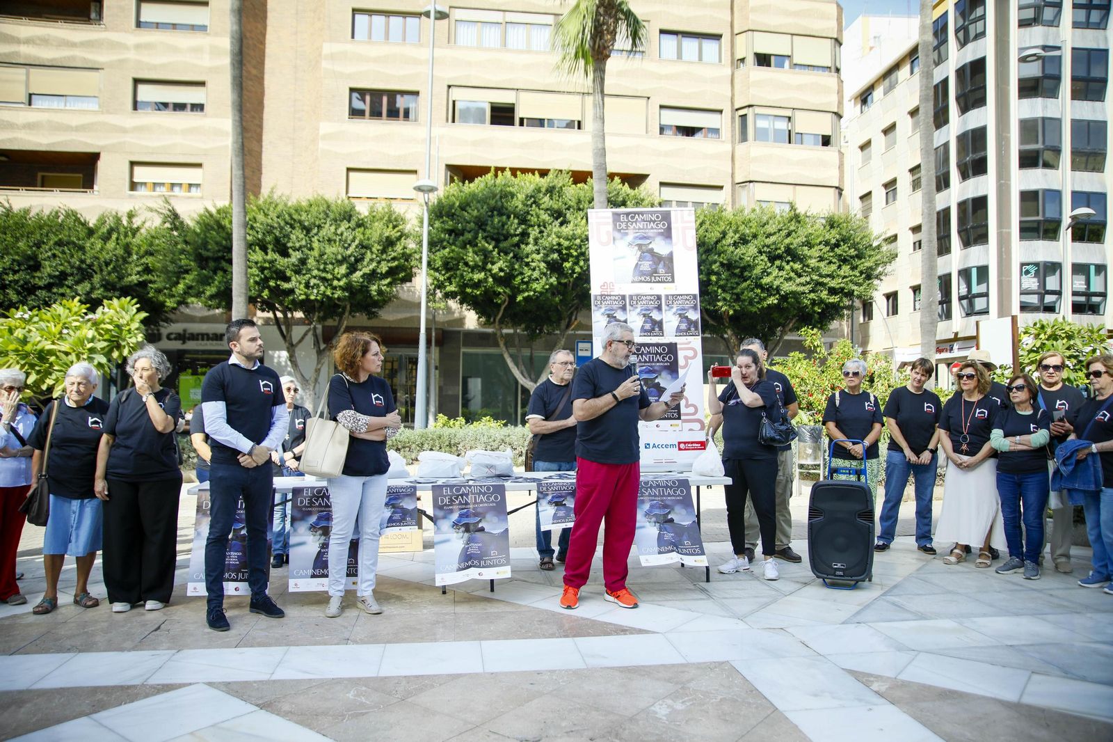 Imágenes de la campaña "Camino de Santiago" para celebrar el día de las personas sin hogar en Almería