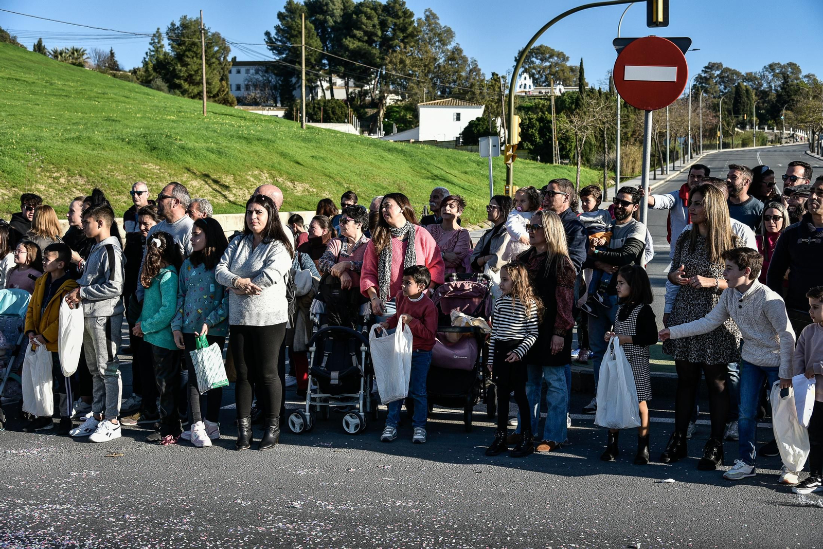 Imágenes del público en las cabalgatas por La Orden, Cardeñas y Las Colonias