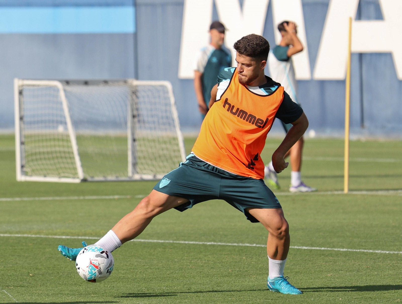 Eneko Jauregi se ejercita en su primer día como jugador del Málaga CF