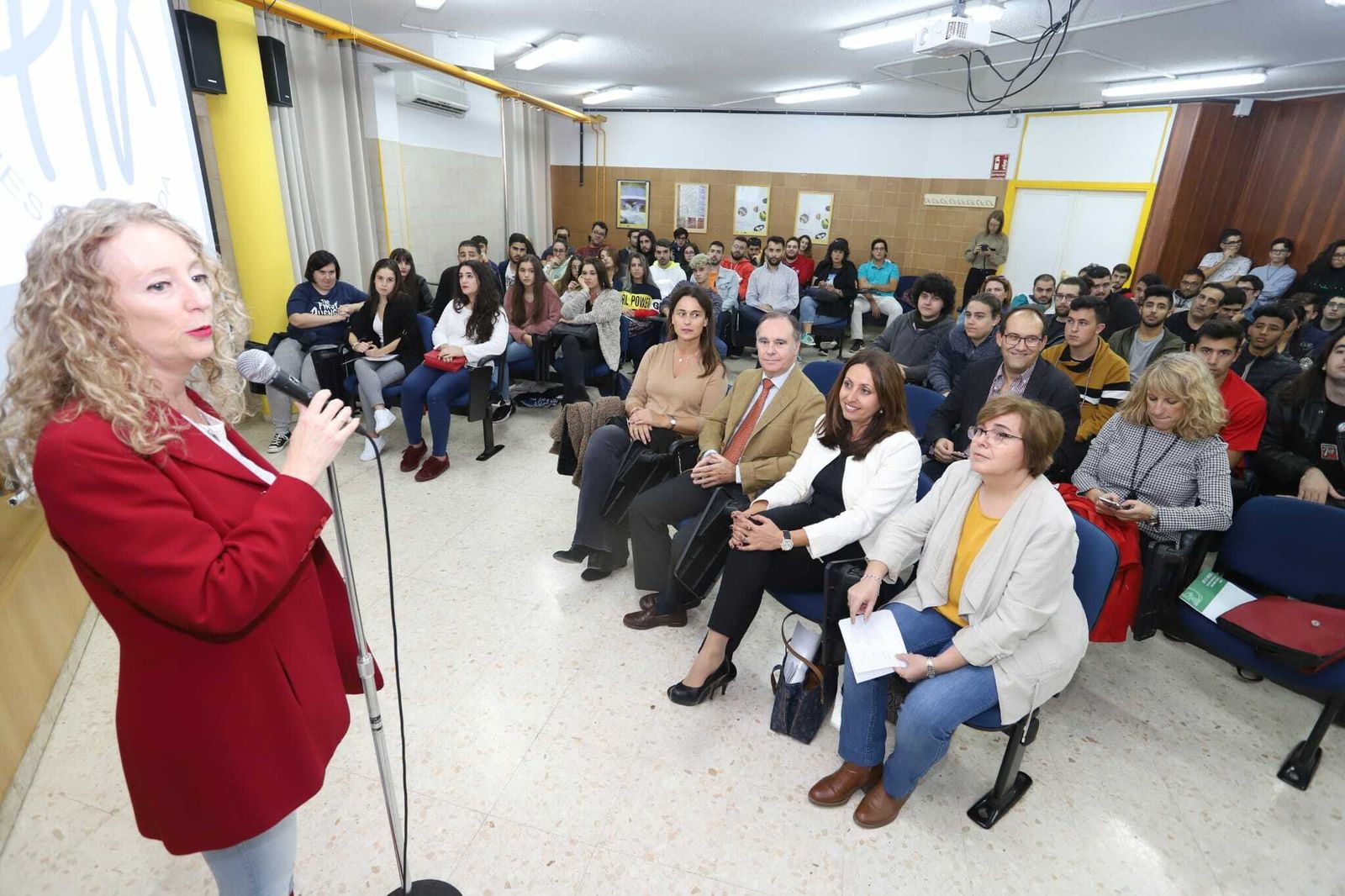 Presentación de la décima edición del concurso 'Móntate tu película' en el IES Pablo Neruda.
