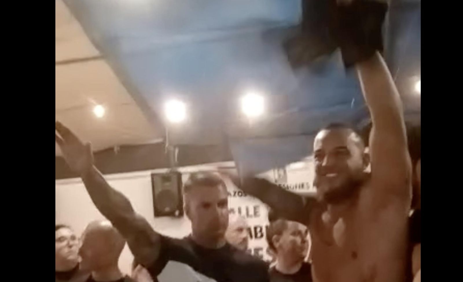 Altercado en la caseta del Sindicato de Estudiantes durante la Feria.