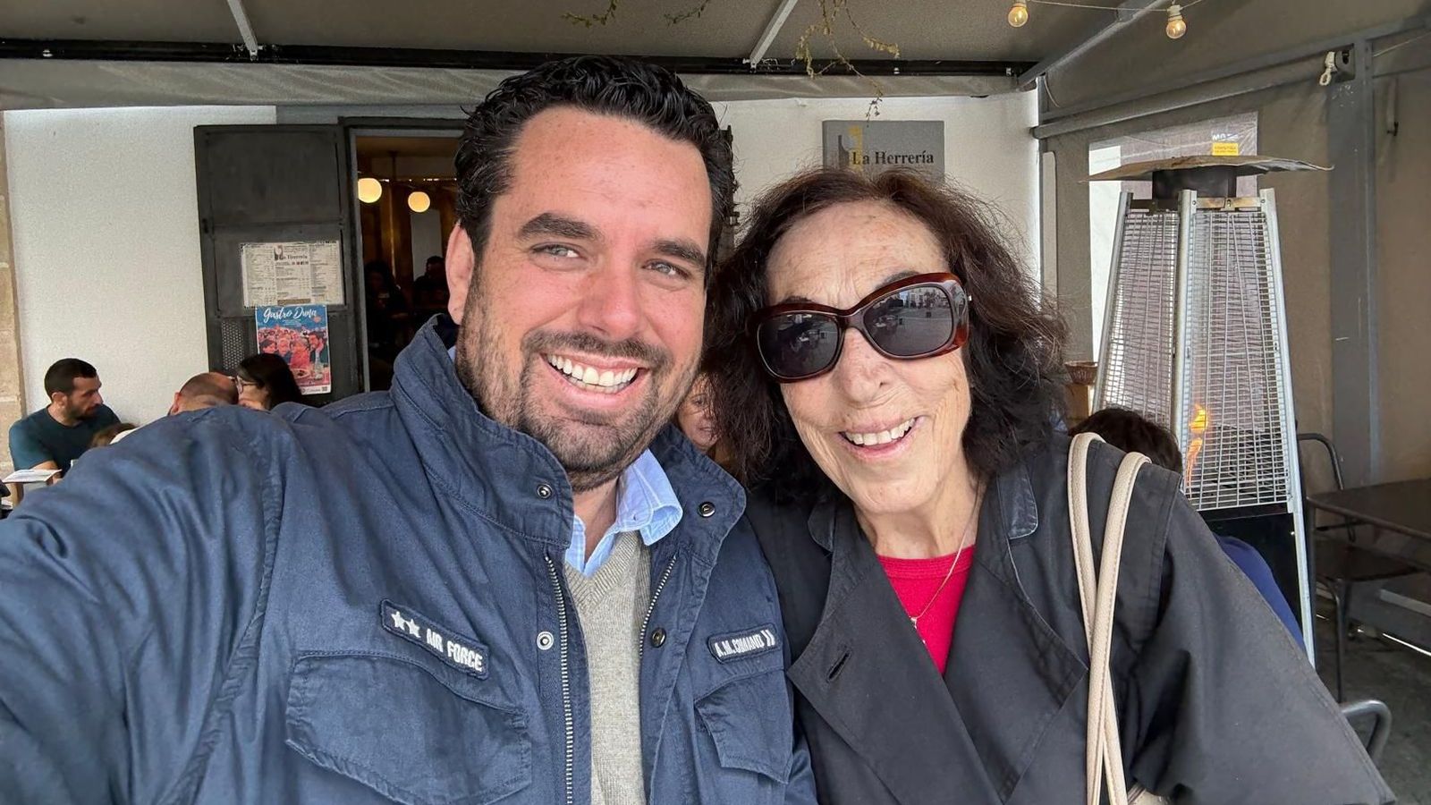 Curro Martínez, con Mercedes Valimaña.