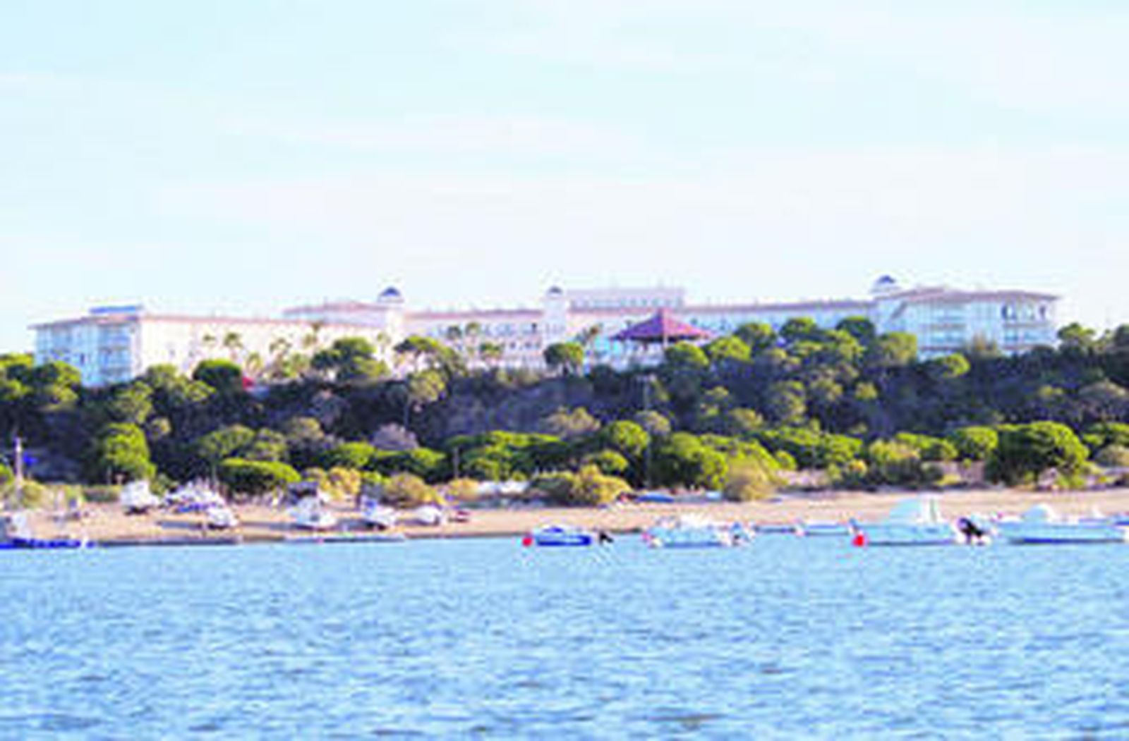 Frente marítimo del Hotel Cartaya Garden que se ubica en la zona cartayera de El Rompido.