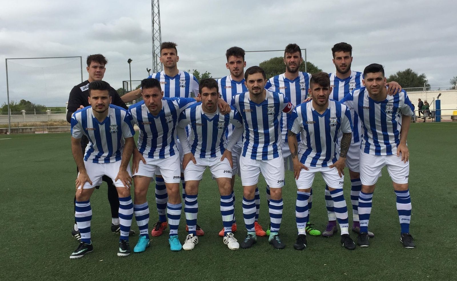 Formación del Jerez Industrial en El Torno en la campaña 17/18, partido que acabó en 3-2 para los locales.