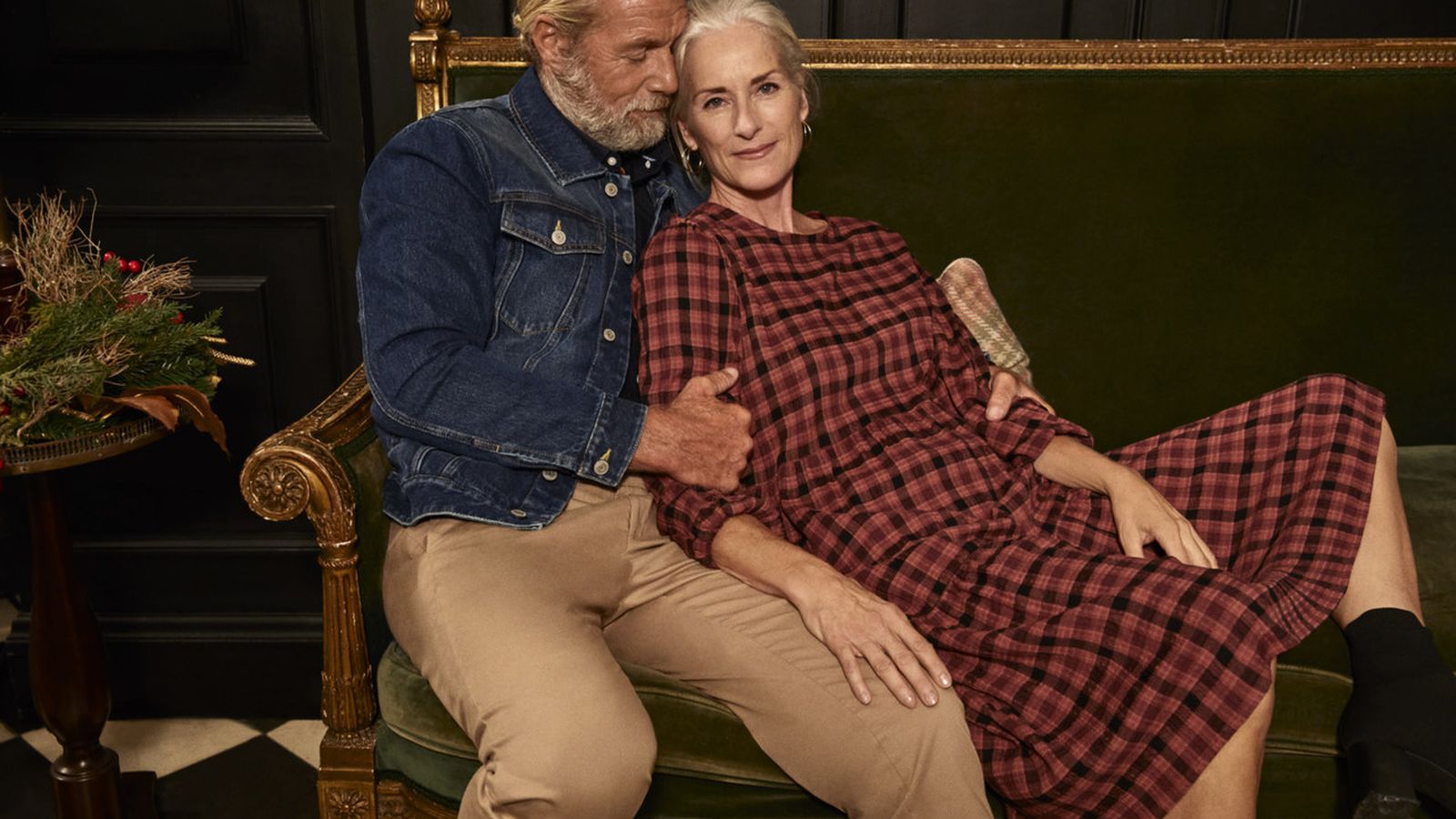 Vestido y ropa 'casual' que también incluye la nueva colección de Lefties.