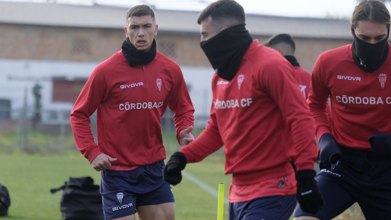 Adrián Fuentes se ejercita en la Ciudad Deportiva.