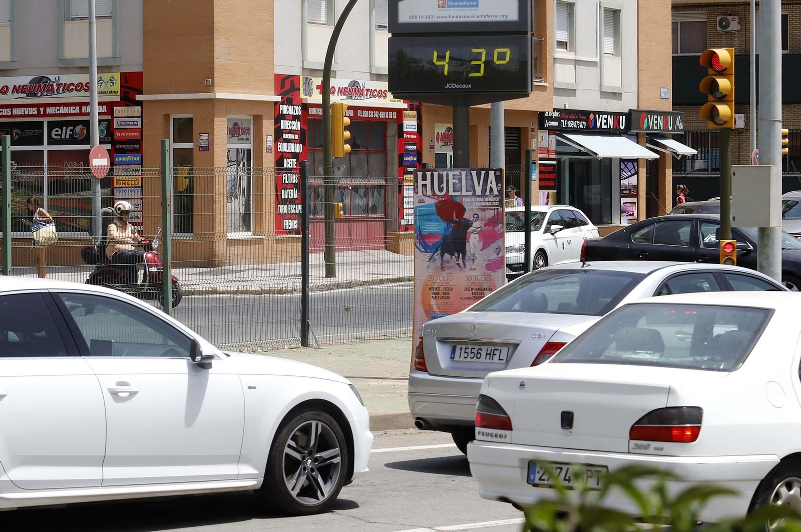 Un termómetro de la capital marcó ayer 43 grados.
