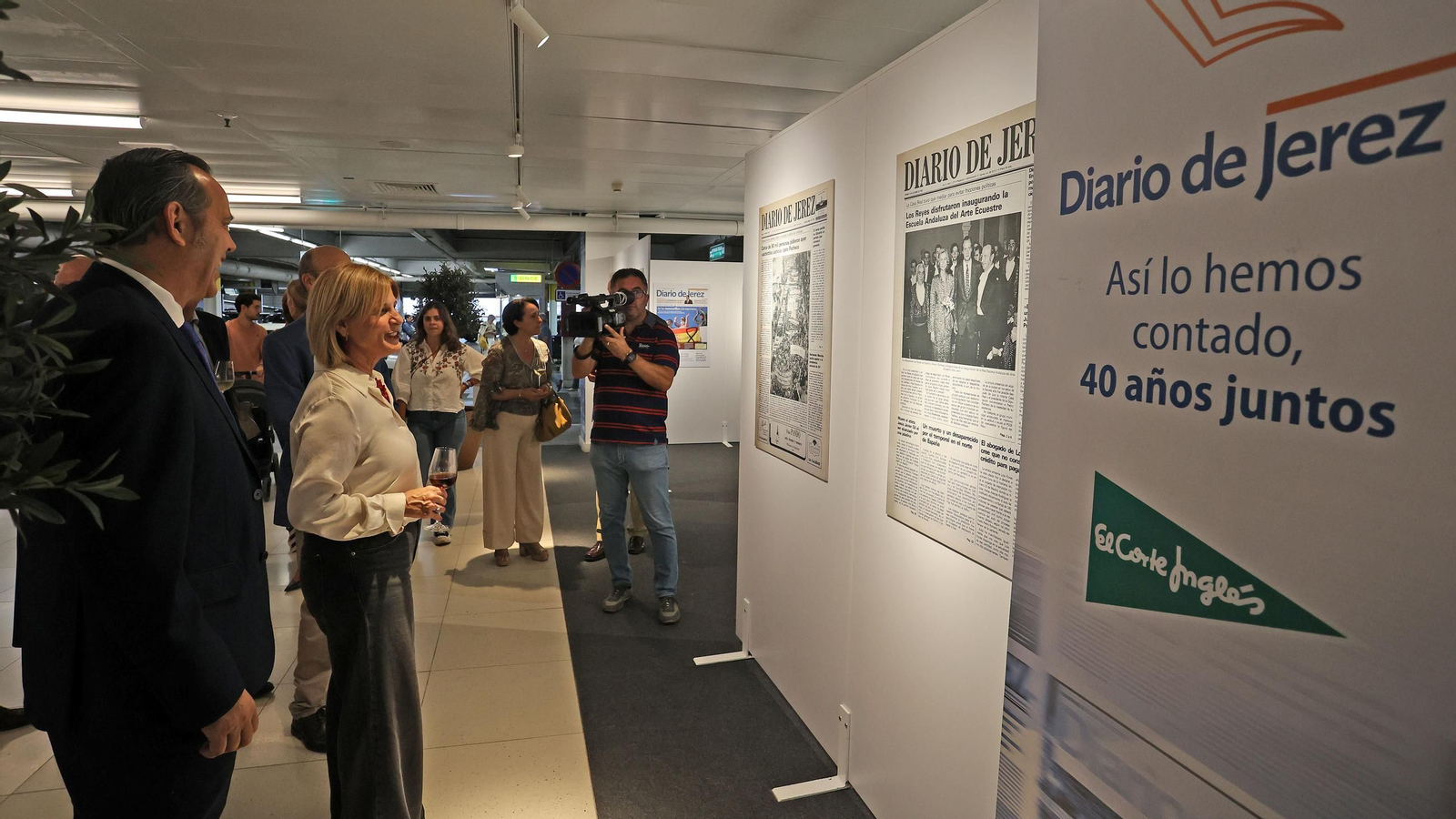Imágenes de la exposición de portadas del Diario de Jerez en El Corte Inglés por los 40 años